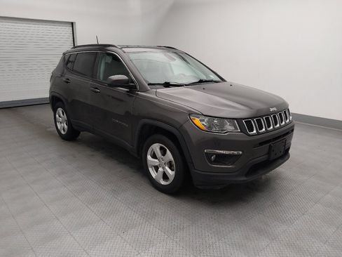 Used 2018 Jeep Compass Latitude FWD image 13