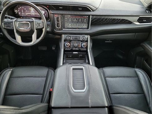 Used 2023 GMC Yukon XL Denali image 11