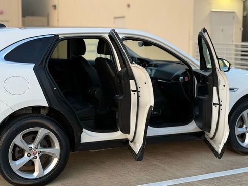 Used 2019 Jaguar F-PACE AWD/4WD image 20