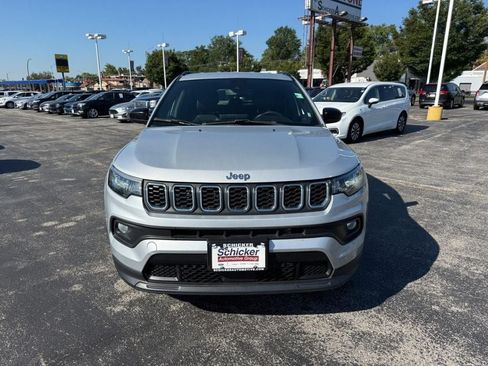 Used 2024 Jeep Compass Latitude AWD/4WD image 9