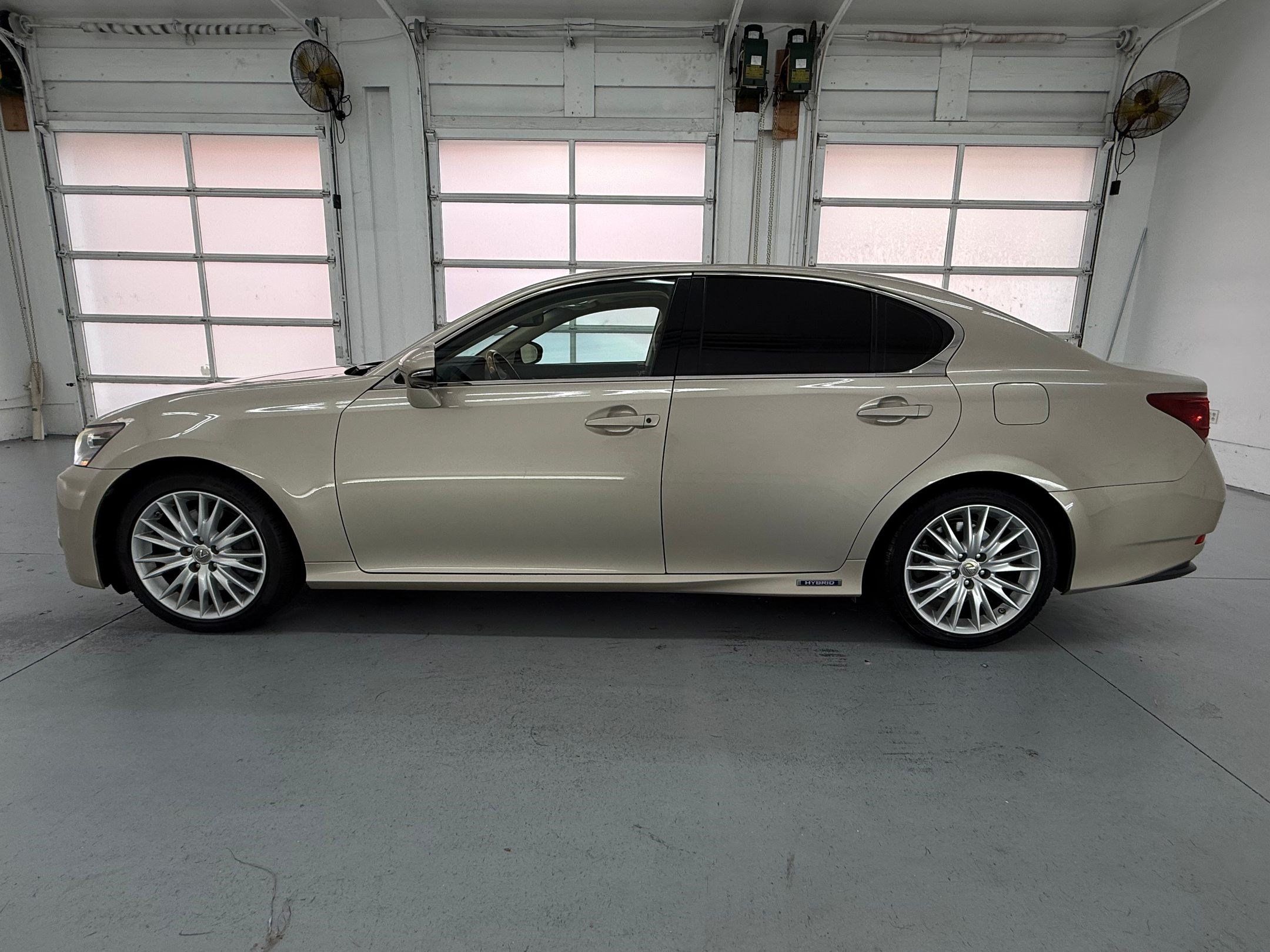 Used 2013 Lexus GS 450h w/ Luxury Pkg RWD image 2