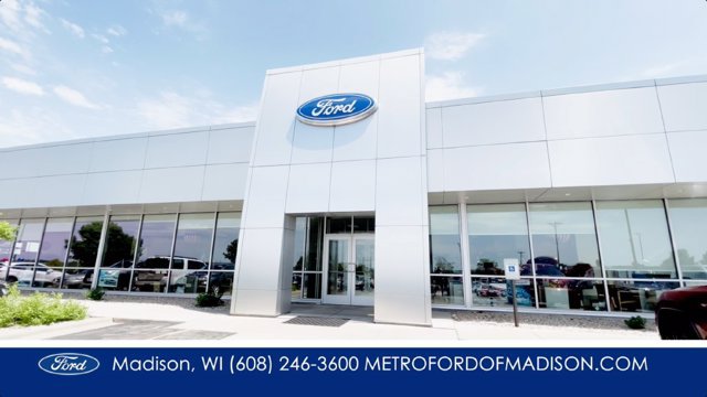 Certified 2022 Ford Explorer Limited w/ Hybrid Equipment Group 310A AWD/4WD image 2