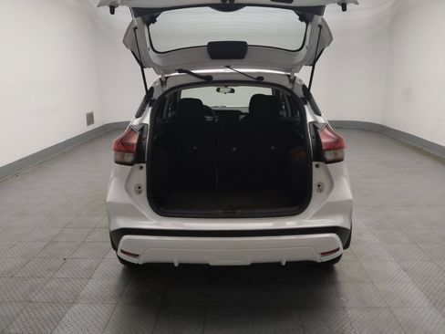 Used 2021 Nissan Kicks S image 29