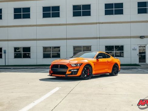 Used 2020 Ford Mustang Shelby GT500 w/ Technology Package RWD image 44