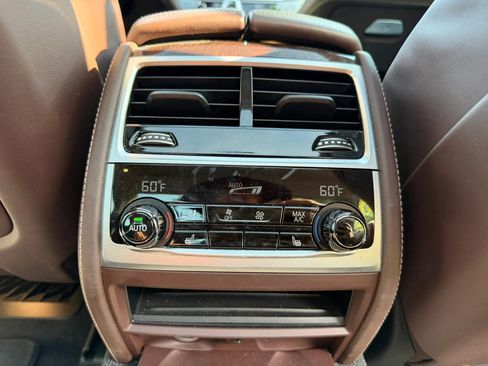 Used 2020 BMW 750i xDrive w/ Executive Package AWD/4WD image 28