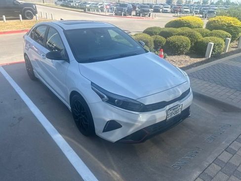 Used 2023 Kia Forte GT-Line w/ GT-Line Premium Package FWD image 2