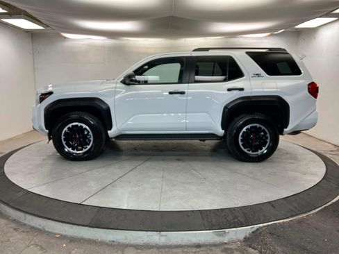 Used 2025 Toyota 4Runner TRD Off-Road image 2