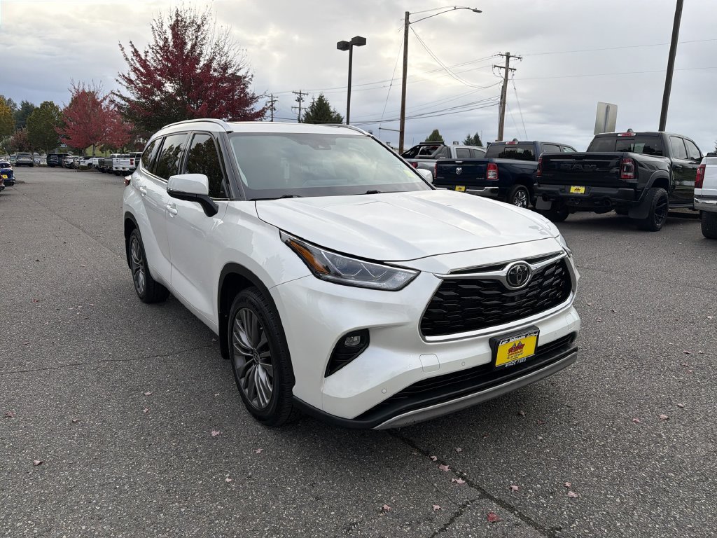 Used 2021 Toyota Highlander Platinum AWD/4WD image 3