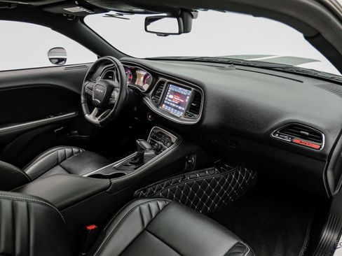 Used 2018 Dodge Challenger SRT Hellcat RWD image 59