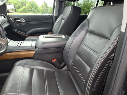 Used 2020 GMC Yukon XL Denali w/ Denali Ultimate Package AWD/4WD image 19