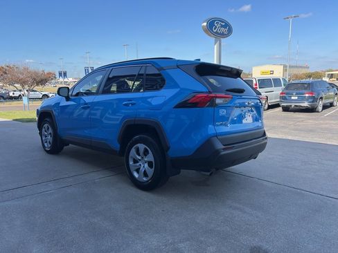 Used 2021 Toyota RAV4 LE image 6