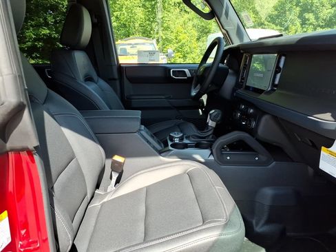 New 2026 Ford Bronco Badlands w/ Sasquatch Package AWD/4WD image 8