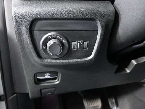 Used 2023 Jeep Grand Cherokee Altitude image 23