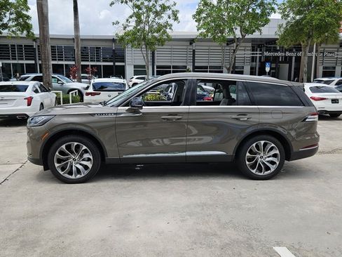 Used 2025 Lincoln Aviator Reserve AWD/4WD image 9