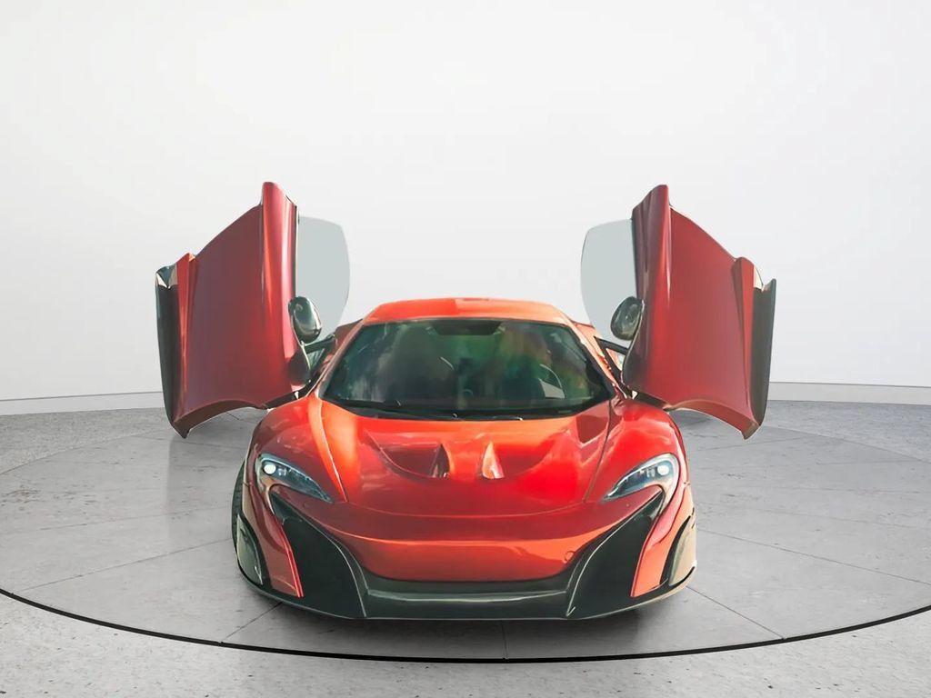 Used 2012 McLaren MP4-12C Coupe RWD image 8