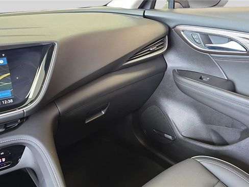 Used 2023 Buick Envision Avenir image 24