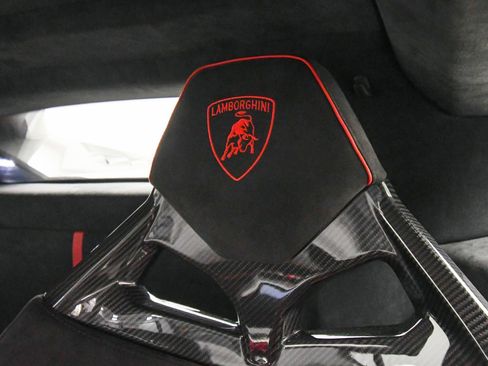 Used 2023 Lamborghini Huracan Tecnica image 52