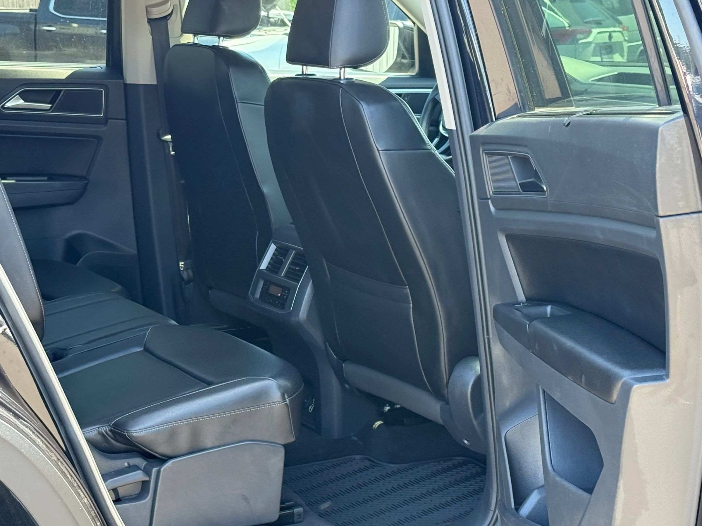 Used 2018 Volkswagen Atlas SE AWD/4WD image 34