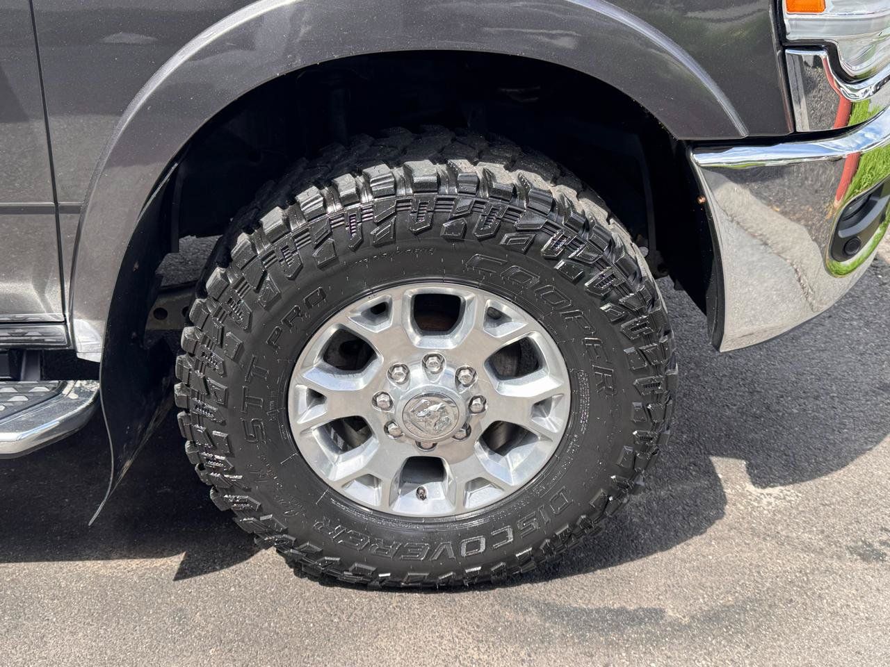 Used 2019 RAM 3500 Laramie AWD/4WD image 11
