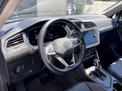 Certified 2023 Volkswagen Tiguan SE FWD image 14