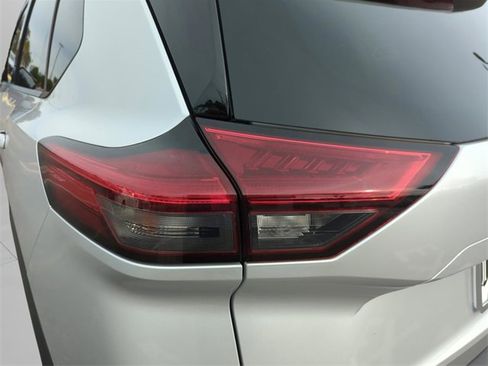 Certified 2021 Nissan Rogue SL w/ Premium Package image 45