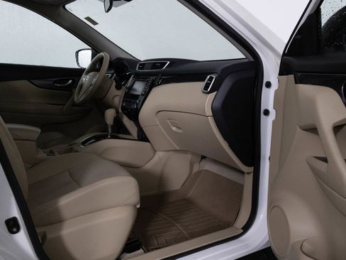 Used 2015 Nissan Rogue SL w/ SL Premium Package image 41