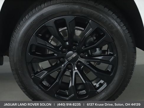 Used 2021 GMC Yukon Denali w/ Denali Premium Package AWD/4WD image 41