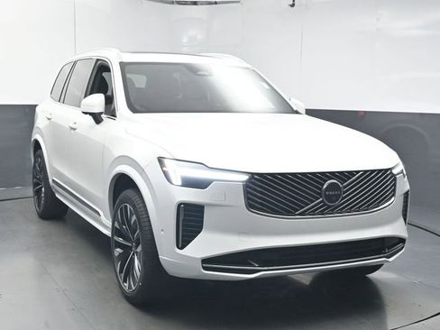Used 2026 Volvo XC90 B6 Ultra image 2