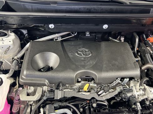 Used 2025 Toyota RAV4 XLE AWD/4WD image 29