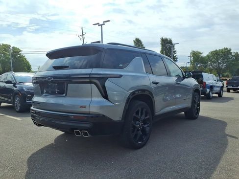 Used 2024 Chevrolet Traverse RS w/ LPO, Floor Liner Package AWD/4WD image 4
