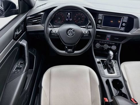 Used 2020 Volkswagen Jetta R-Line FWD image 10