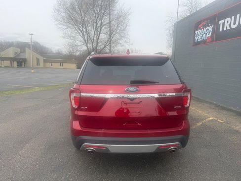 Used 2016 Ford Explorer XLT w/ Equipment Group 202A image 4