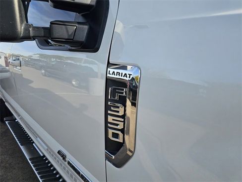 Used 2020 Ford F350 Lariat w/ Lariat Ultimate Package image 4