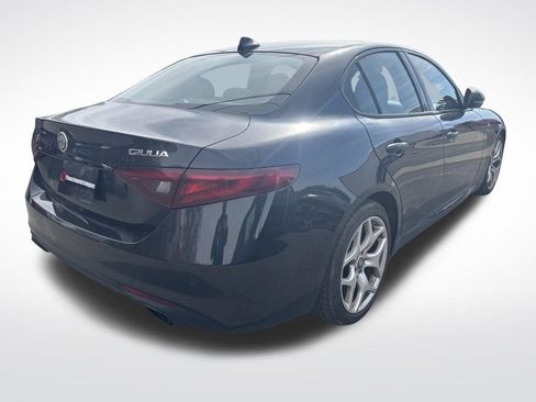 Used 2023 Alfa Romeo Giulia Ti image 8