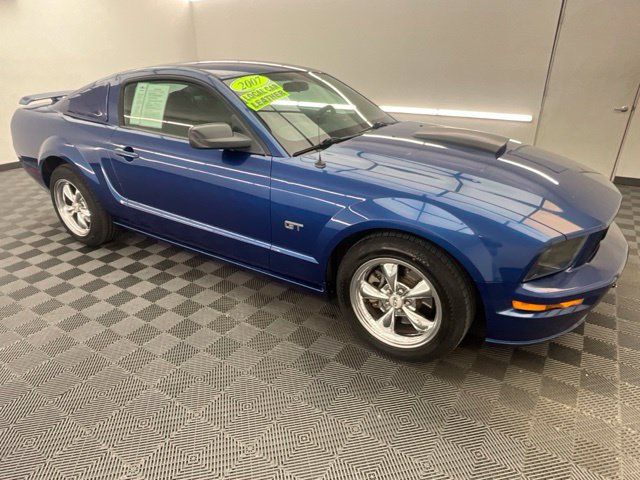 Used 2007 Ford Mustang GT RWD image 3
