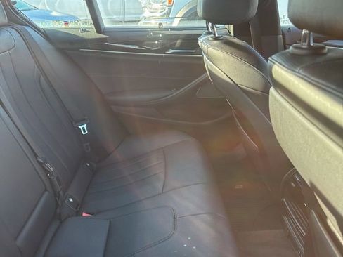 Used 2021 BMW 540i w/ Executive Package image 9