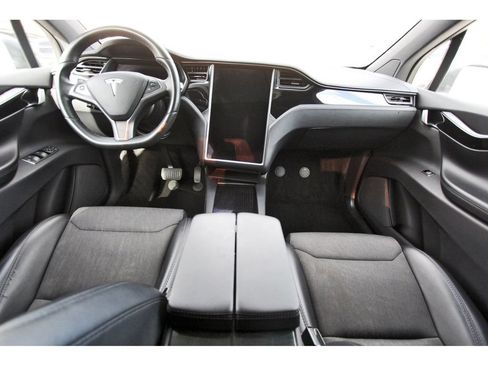 Used 2018 Tesla Model X AWD/4WD image 10