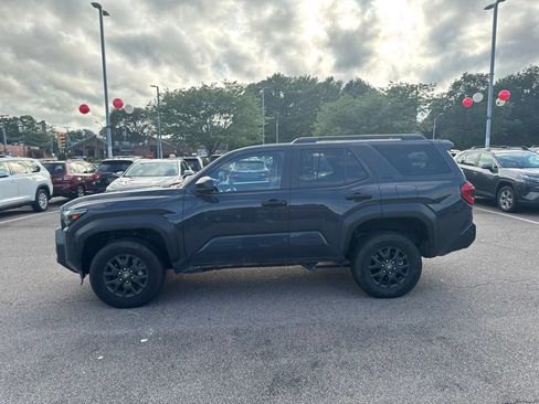 Used 2025 Toyota 4Runner SR5 AWD/4WD image 4