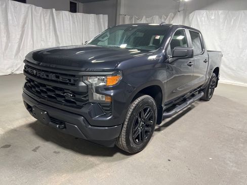 Used 2023 Chevrolet Silverado 1500 Custom image 3