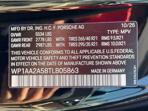 Used 2026 Porsche Macan AWD/4WD image 35
