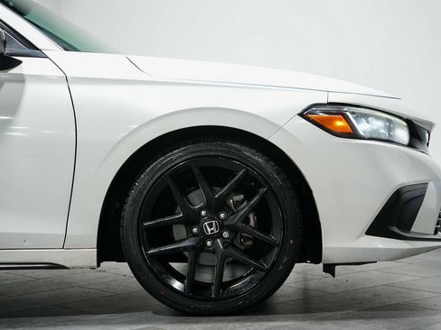 Used 2023 Honda Civic Sport image 9