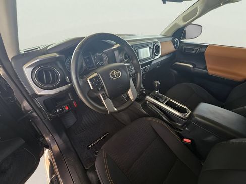 Used 2016 Toyota Tacoma SR5 RWD image 58