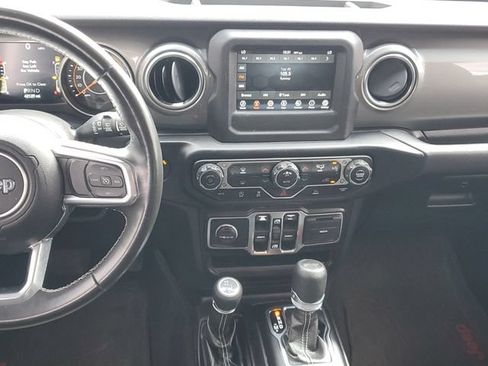 Used 2021 Jeep Wrangler Unlimited Sahara AWD/4WD image 13