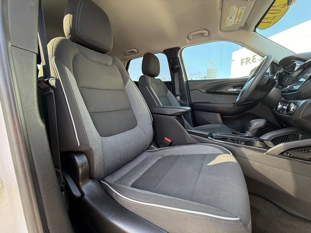 Used 2021 Chevrolet TrailBlazer LT w/ Convenience Package FWD image 16