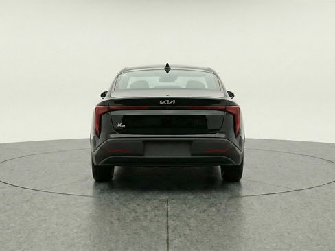 Used 2025 Kia K4 LXS image 7