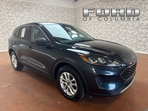 Used 2022 Ford Escape SE w/ Cold Weather Package AWD/4WD image 1