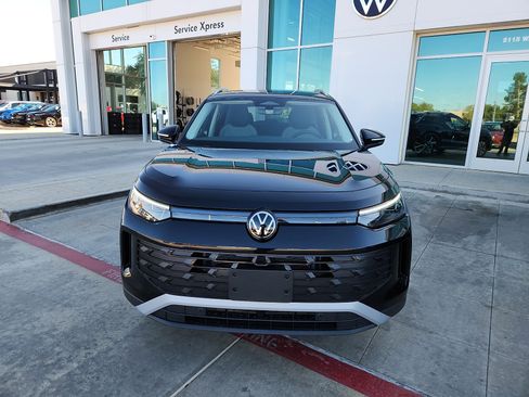 New 2026 Volkswagen Tiguan S image 2