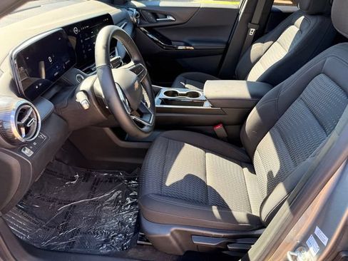 Used 2025 Chevrolet Equinox LT FWD image 9