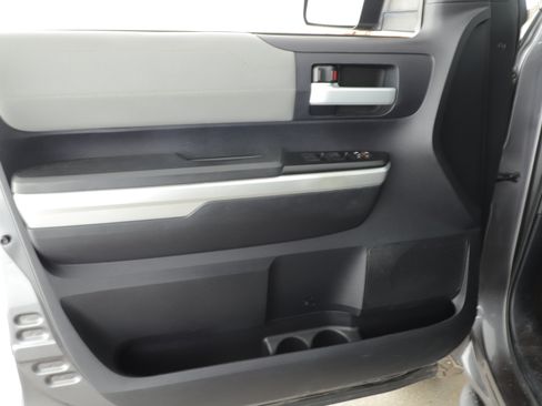 Used 2015 Toyota Tundra Limited AWD/4WD image 6