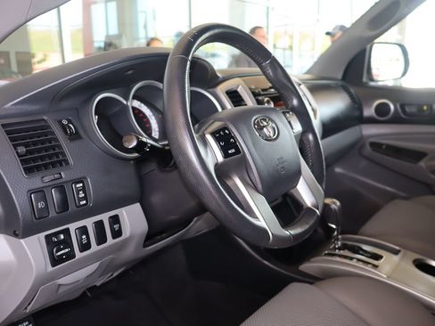 Used 2012 Toyota Tacoma 4x4 Double Cab w/ TRD Sport Pkg image 15